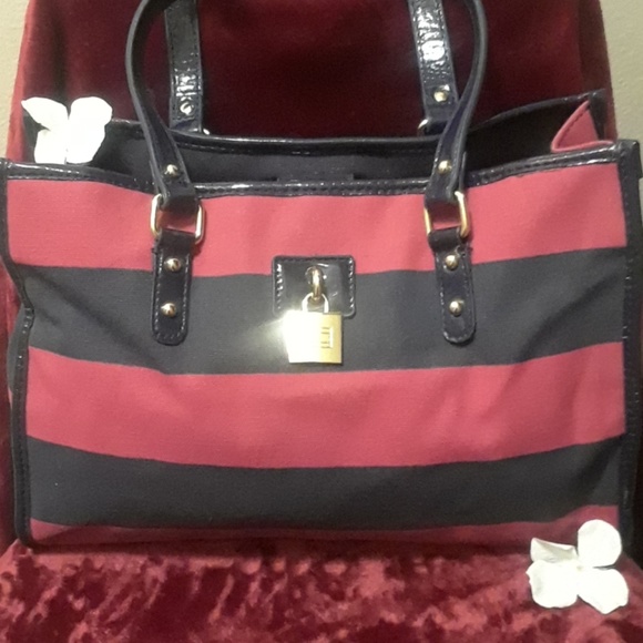 Purse - Picture 2 of 8